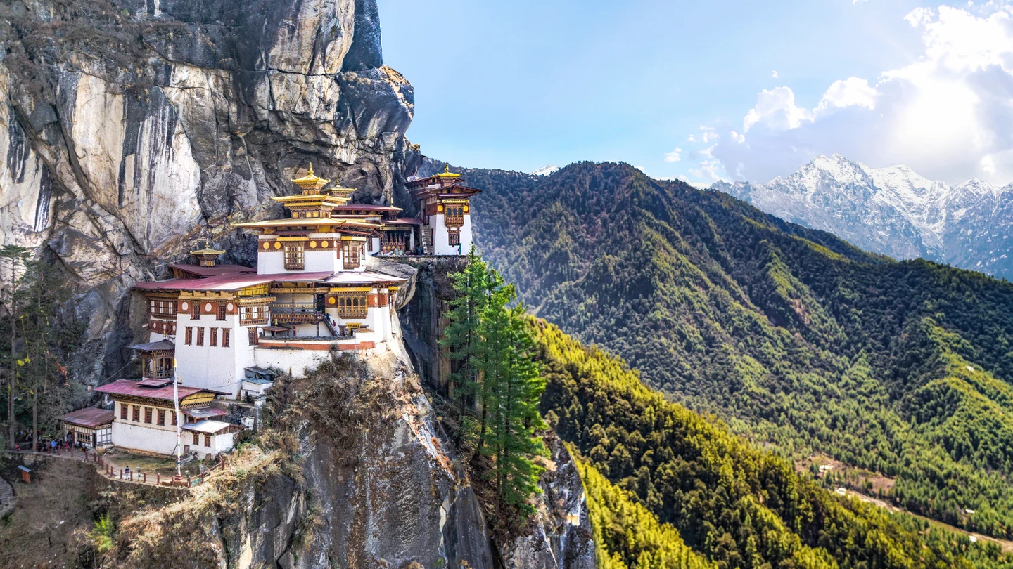 Popular Tours Around the World: Unforgettable Journeys Worth Taking